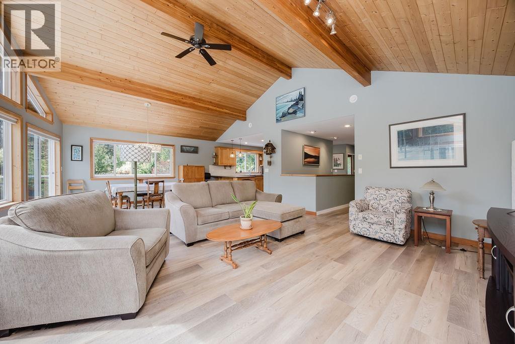 12800 Mainsail Road, Madeira Park, British Columbia  V0N 2H1 - Photo 11 - R3118337