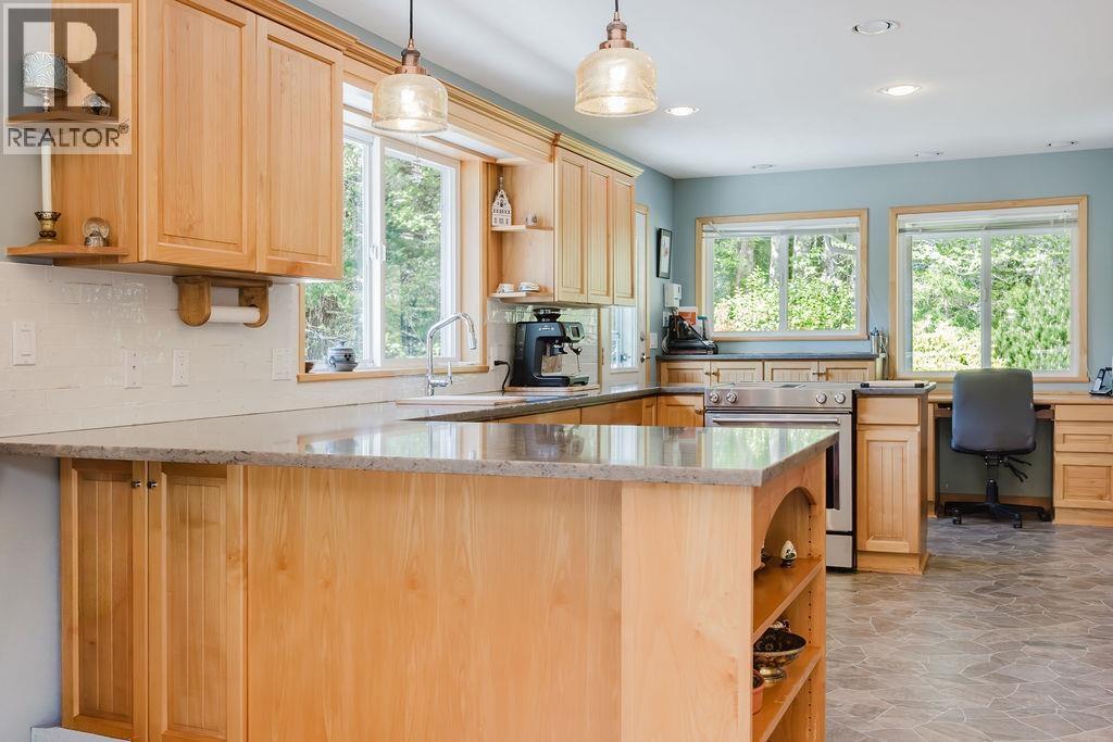 12800 Mainsail Road, Madeira Park, British Columbia  V0N 2H1 - Photo 15 - R3118337