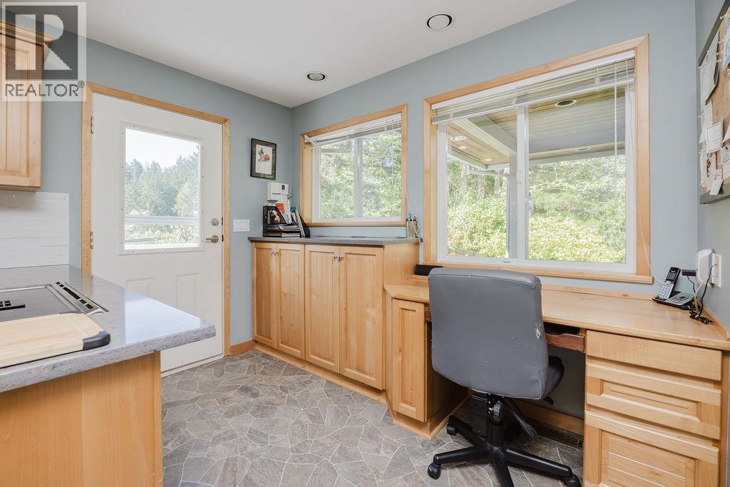 12800 Mainsail Road, Madeira Park, British Columbia  V0N 2H1 - Photo 16 - R3118337
