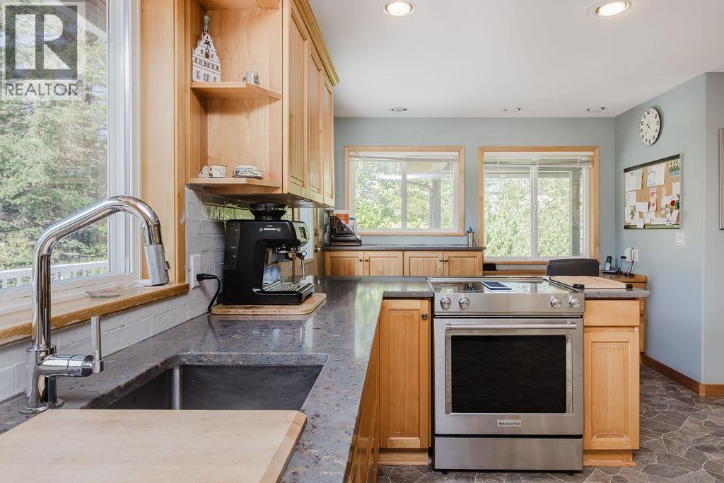 12800 Mainsail Road, Madeira Park, British Columbia  V0N 2H1 - Photo 18 - R3118337