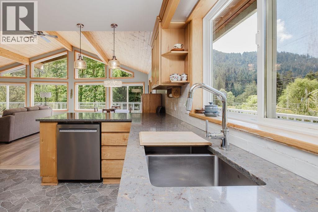 12800 Mainsail Road, Madeira Park, British Columbia  V0N 2H1 - Photo 19 - R3118337