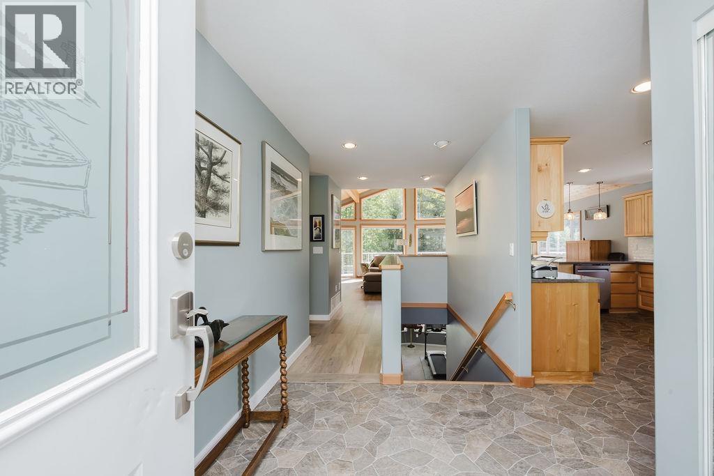 12800 Mainsail Road, Madeira Park, British Columbia  V0N 2H1 - Photo 7 - R3118337