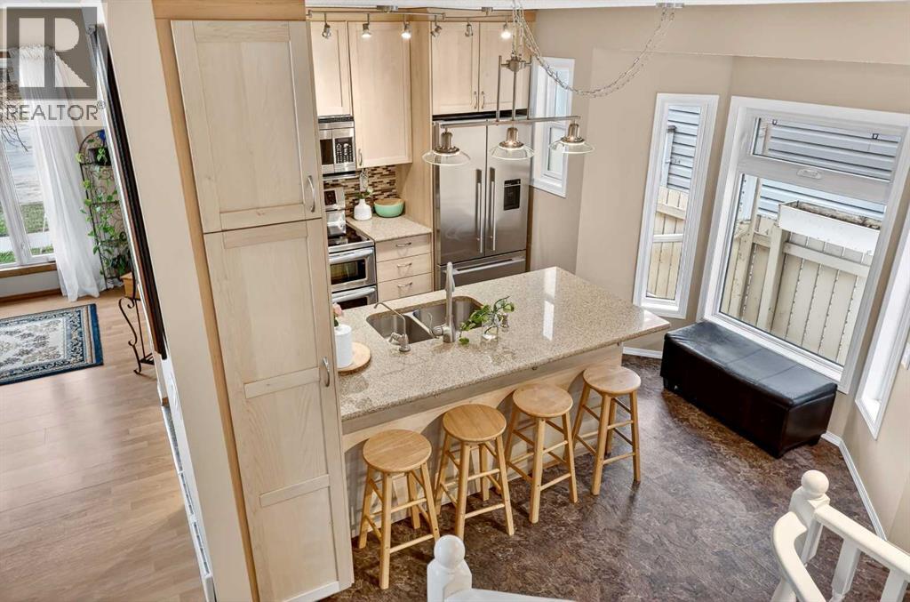 886 Erin Woods Drive SE, Calgary, Alberta  T2B 3C4 - Photo 11 - A2292202