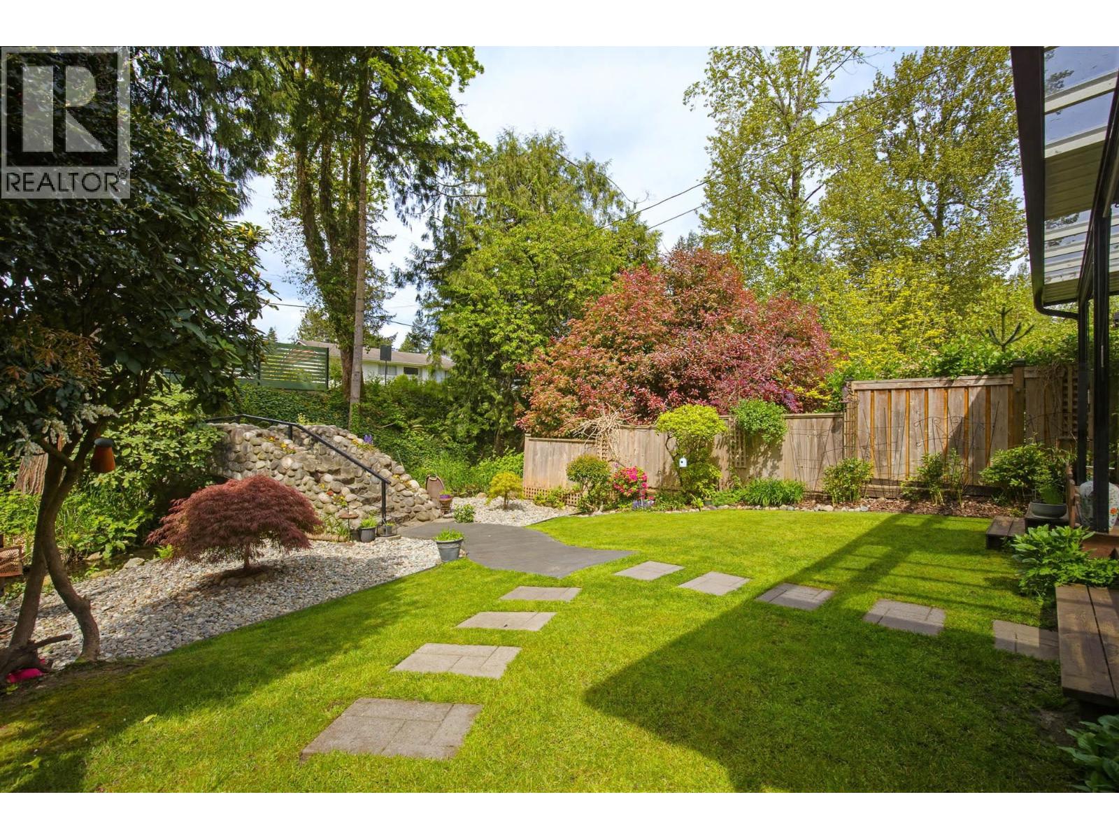 3358 Jervis Street, Port Coquitlam, British Columbia  V3B 4P3 - Photo 6 - R3118350