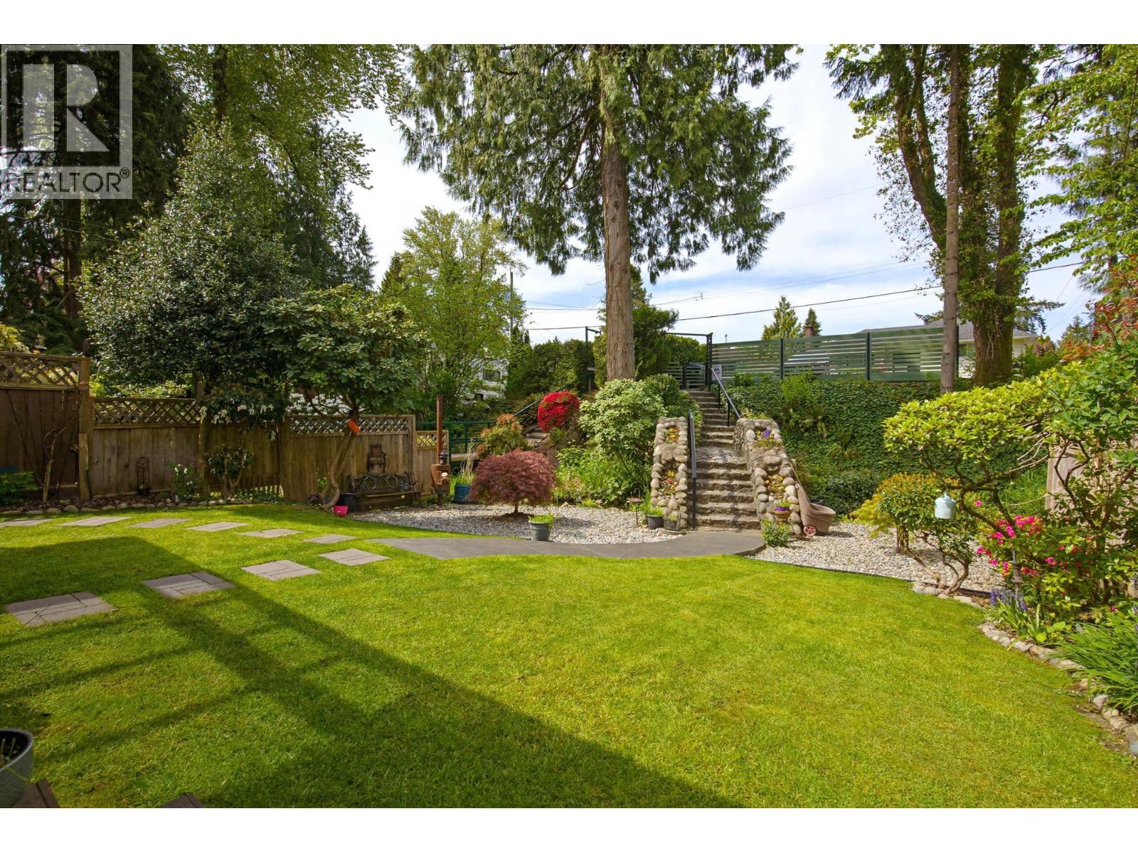 3358 Jervis Street, Port Coquitlam, British Columbia  V3B 4P3 - Photo 7 - R3118350
