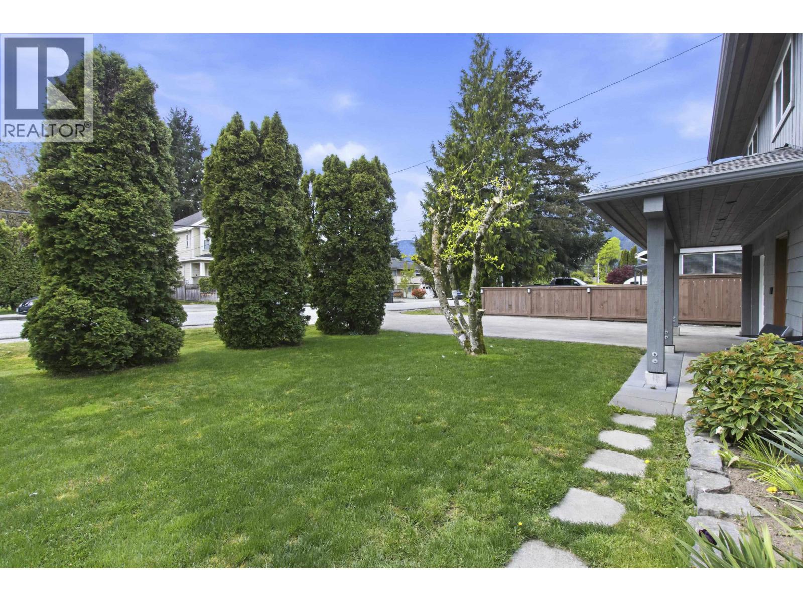 2101 Diamond Road, Squamish, British Columbia  V8B 0G2 - Photo 3 - R3118373