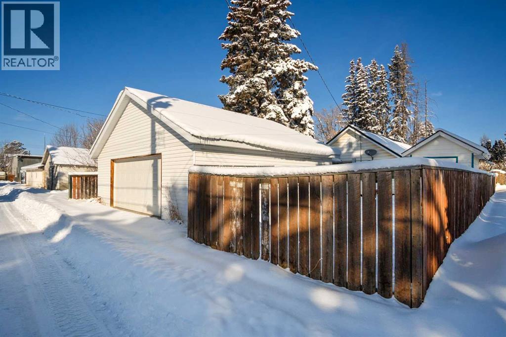 4915 52 Avenue, Eckville, Alberta  T0M 0X0 - Photo 22 - A2294141