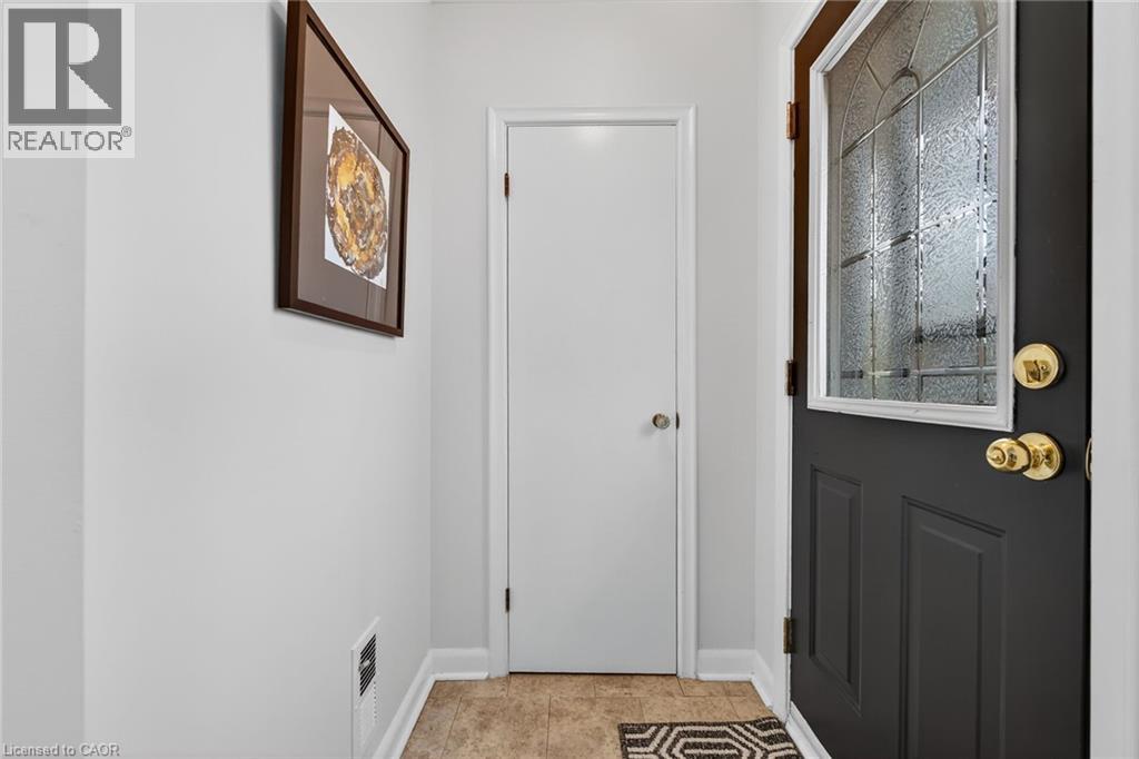 7 Coral Drive, St. Catharines, Ontario  L2N 3R4 - Photo 4 - 40826296