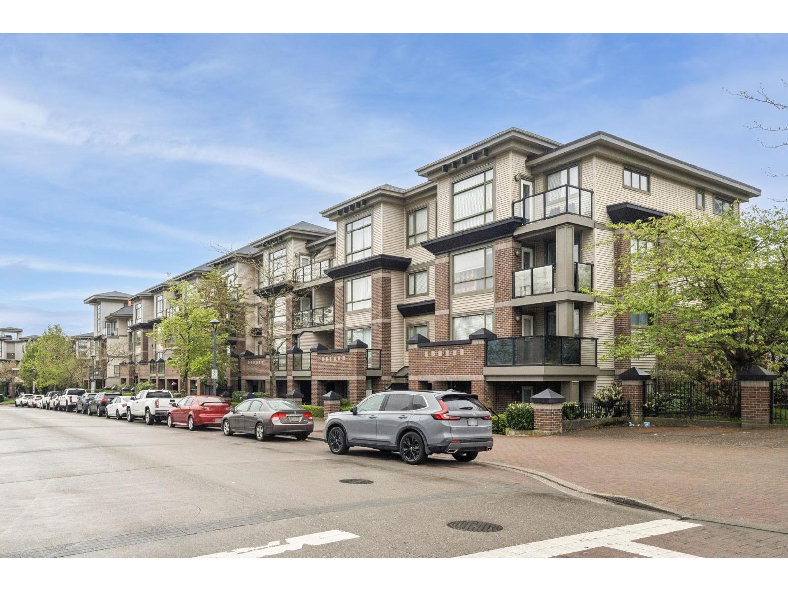 111 10822 City Parkway, Surrey, British Columbia  V3T 0C2 - Photo 1 - R3118401