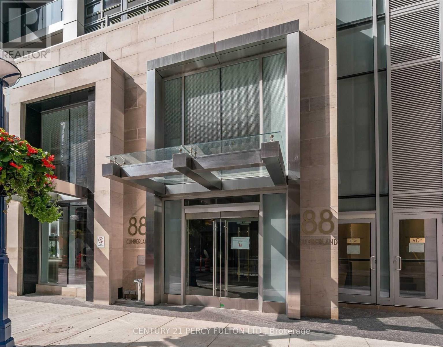 2207 - 88 Cumberland Street, Toronto, Ontario  M5R 1A3 - Photo 2 - C13071390