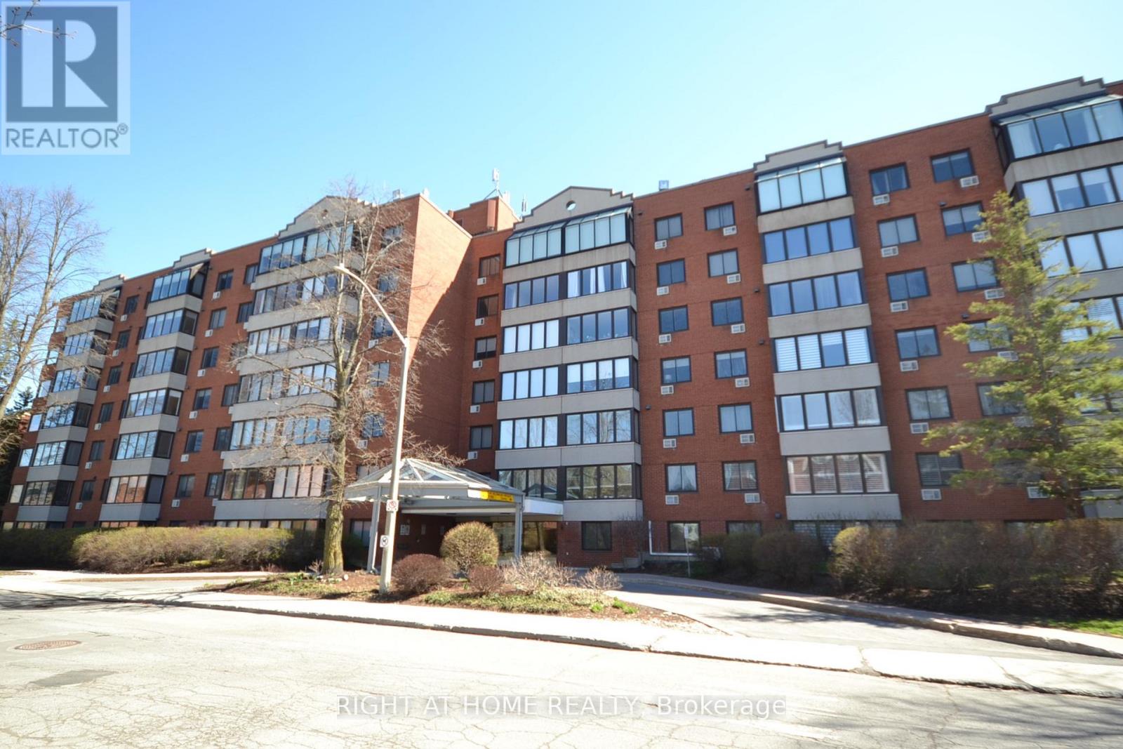 309 - 225 Alvin Road N, Ottawa, Ontario  K1K 4H6 - Photo 2 - X12903904