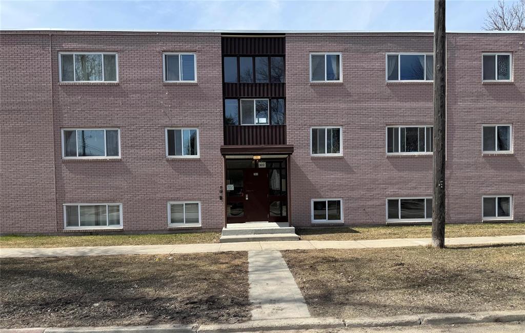 1 303 Leola Street, winnipeg, Manitoba