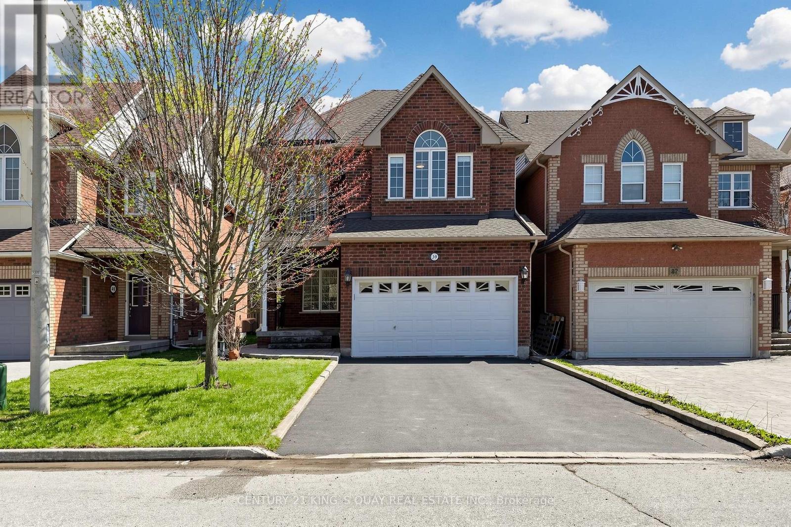 39 COLONIAL CRESCENT, Richmond Hill, Ontario