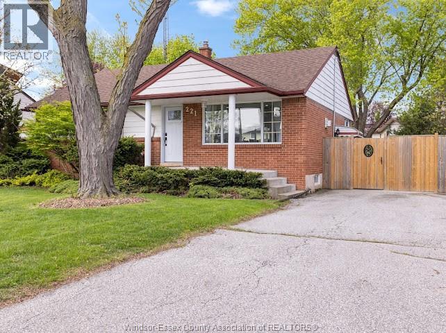 221 GRACE ROAD, Tecumseh, Ontario