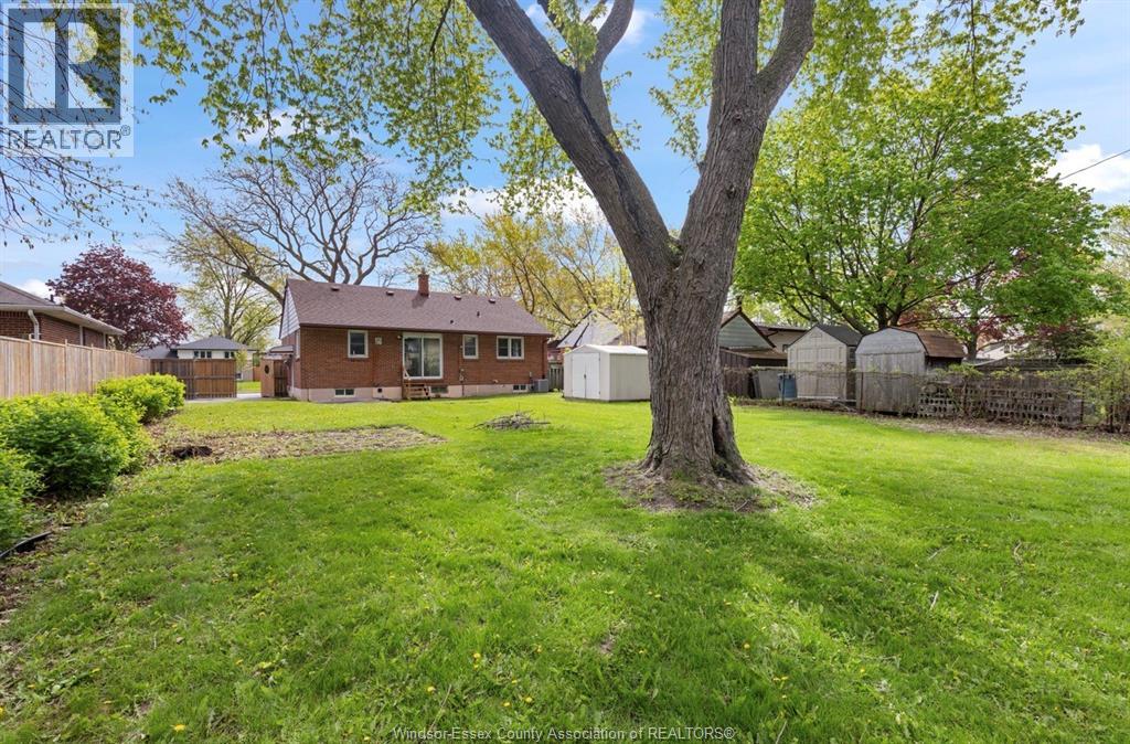 221 Grace Road, Tecumseh, Ontario  N8N 2G6 - Photo 21 - 26009752
