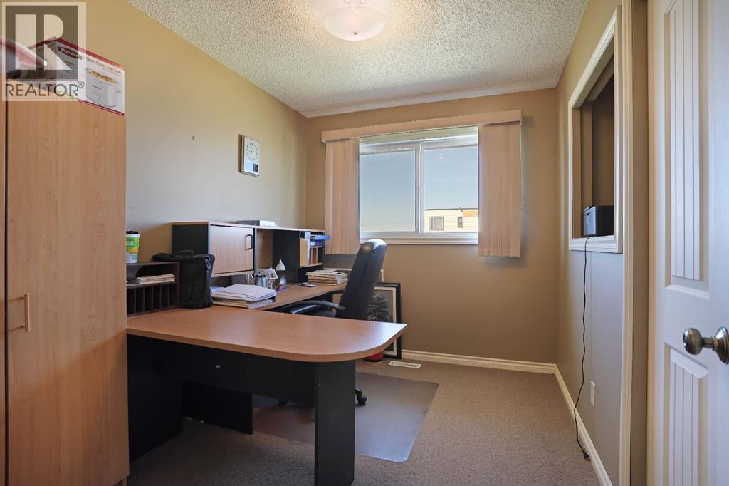 213 Centre Street, Patricia, Alberta  T0J 2K0 - Photo 20 - A2306525