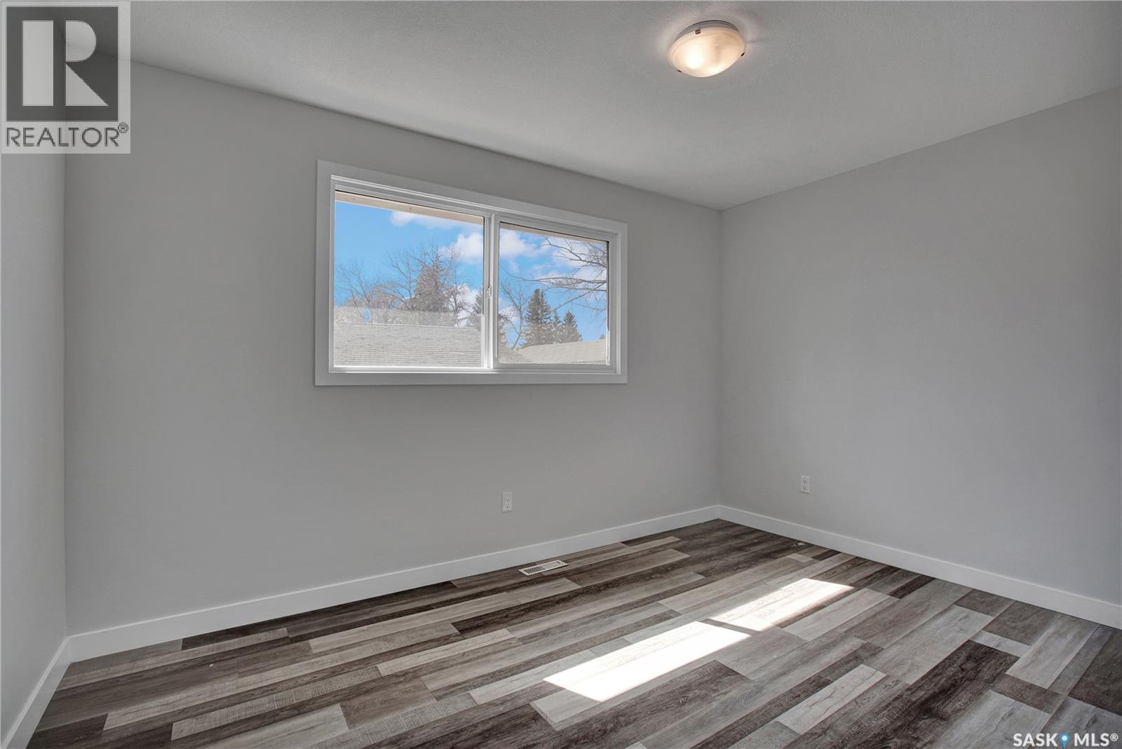 3339 Fairlight Drive, Saskatoon, Saskatchewan  S7M 4N1 - Photo 11 - SK034615