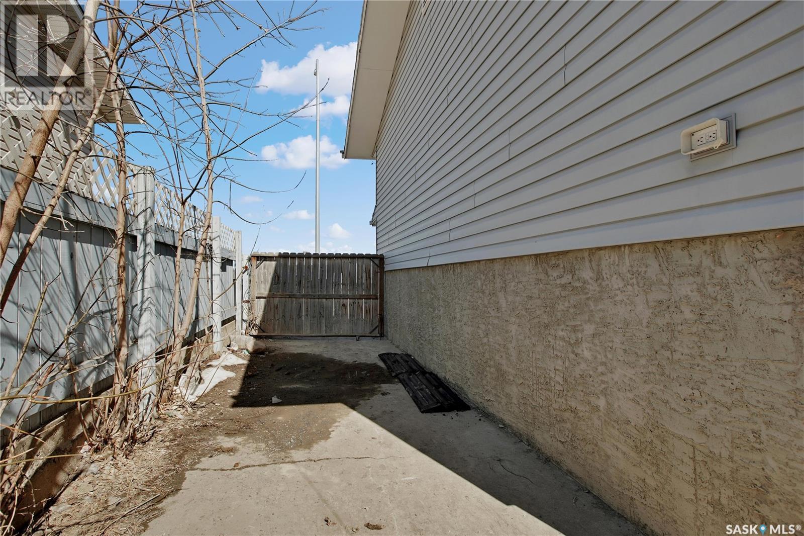 3339 Fairlight Drive, Saskatoon, Saskatchewan  S7M 4N1 - Photo 24 - SK034615