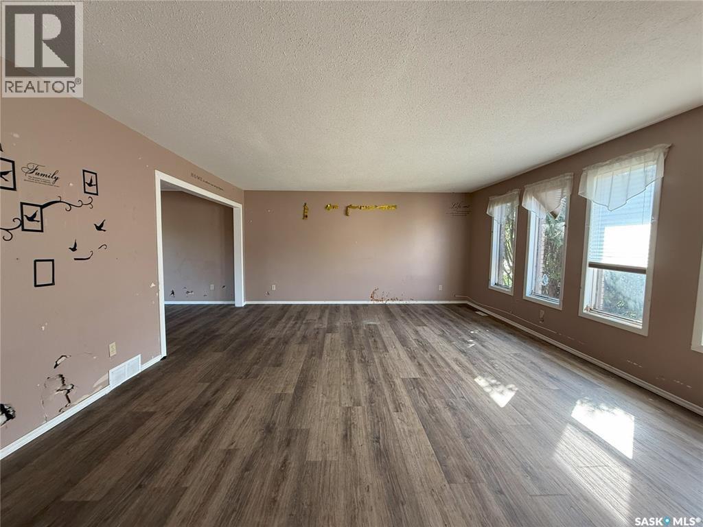 3116 Grey Owl Crescent, Prince Albert, Saskatchewan  S6V 6X4 - Photo 2 - SK034526
