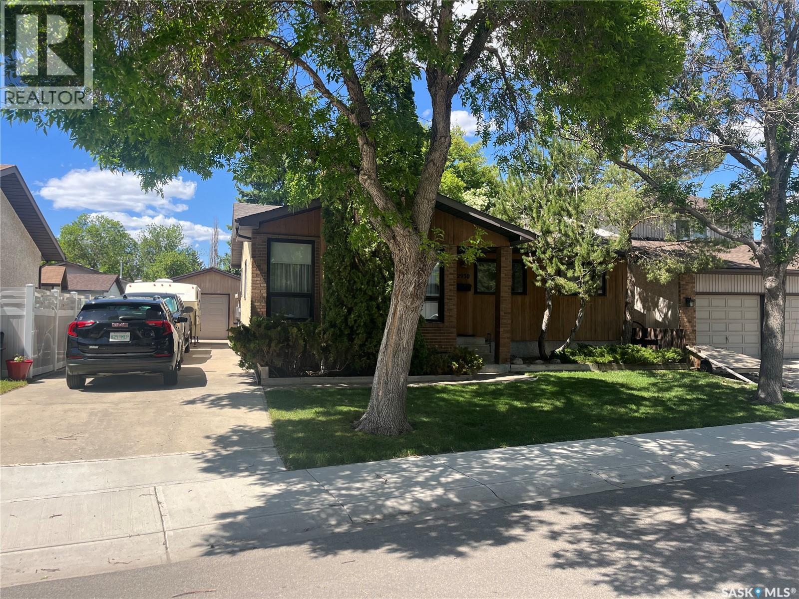 2930 More Crescent E, Regina, Saskatchewan  S4V 0T7 - Photo 2 - SK034509