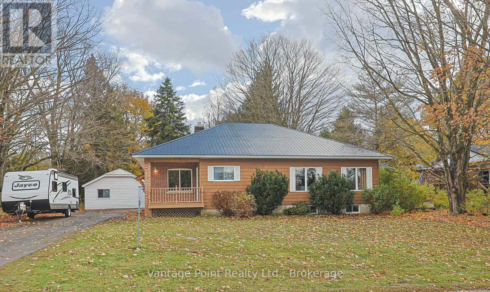 7 Park Head Road, South Bruce Peninsula, Ontario N0H 1P0 - Photo 1 - X12519954