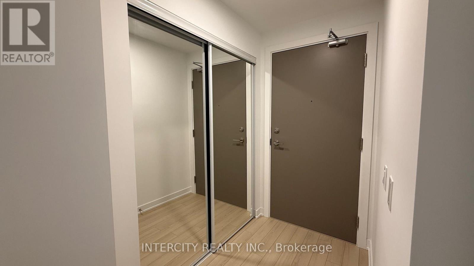 2212 - 15 Skyridge Drive, Brampton, Ontario  L6P 4S3 - Photo 3 - W13071308