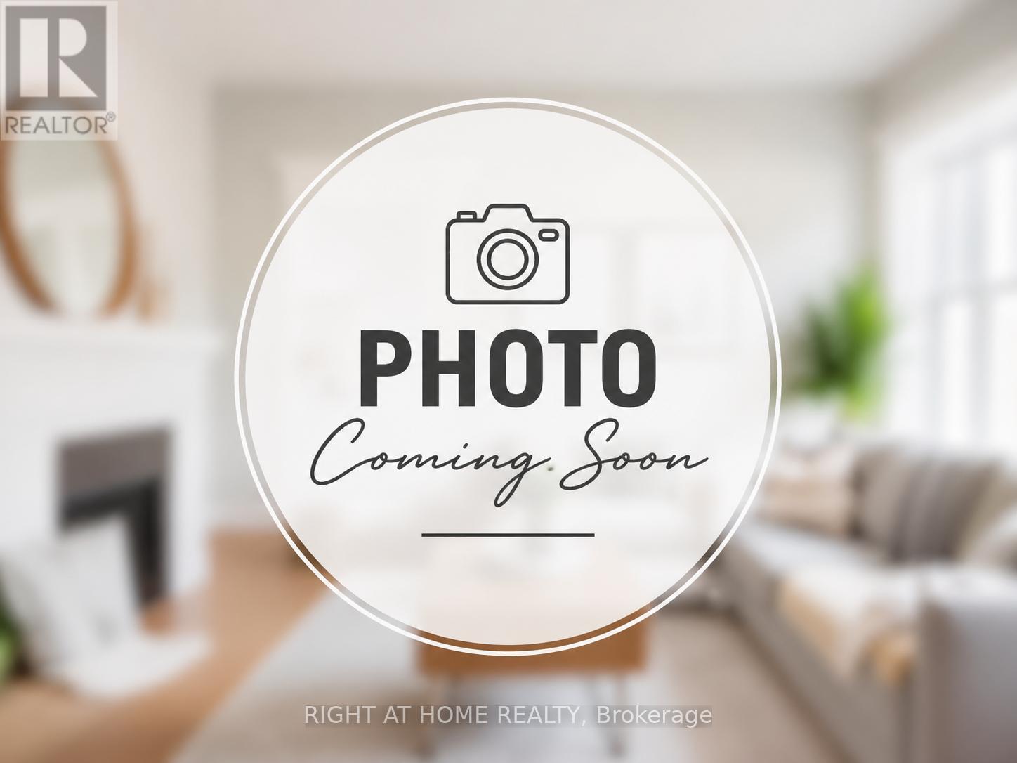 204 MAPLE LEAF DRIVE, Toronto, Ontario