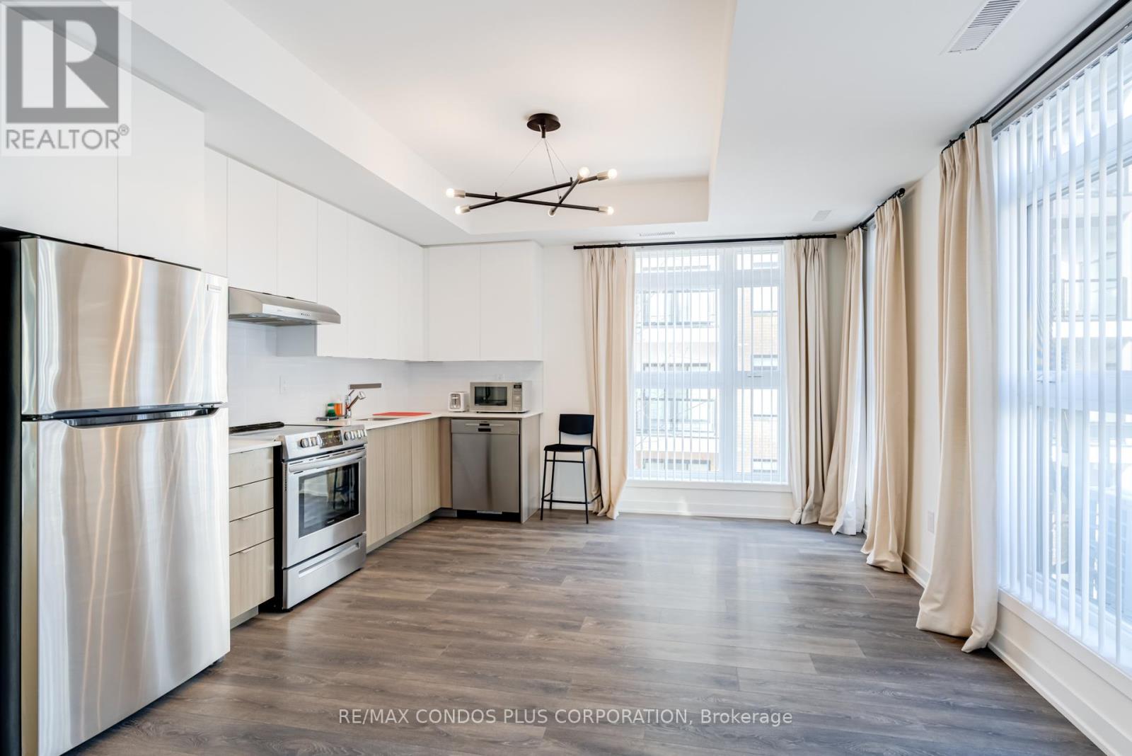 201 - 100 Canon Jackson Drive, Toronto, Ontario  M6M 0C1 - Photo 3 - W13071332