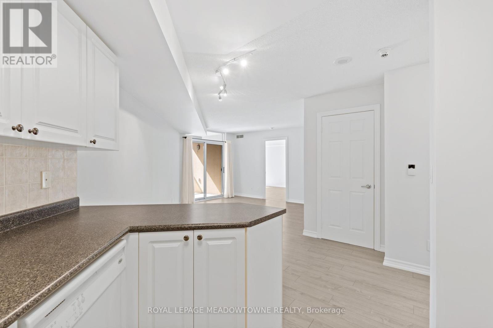 1030 - 3888 Duke Of York Boulevard, Mississauga, Ontario  L5B 4P5 - Photo 10 - W13071370