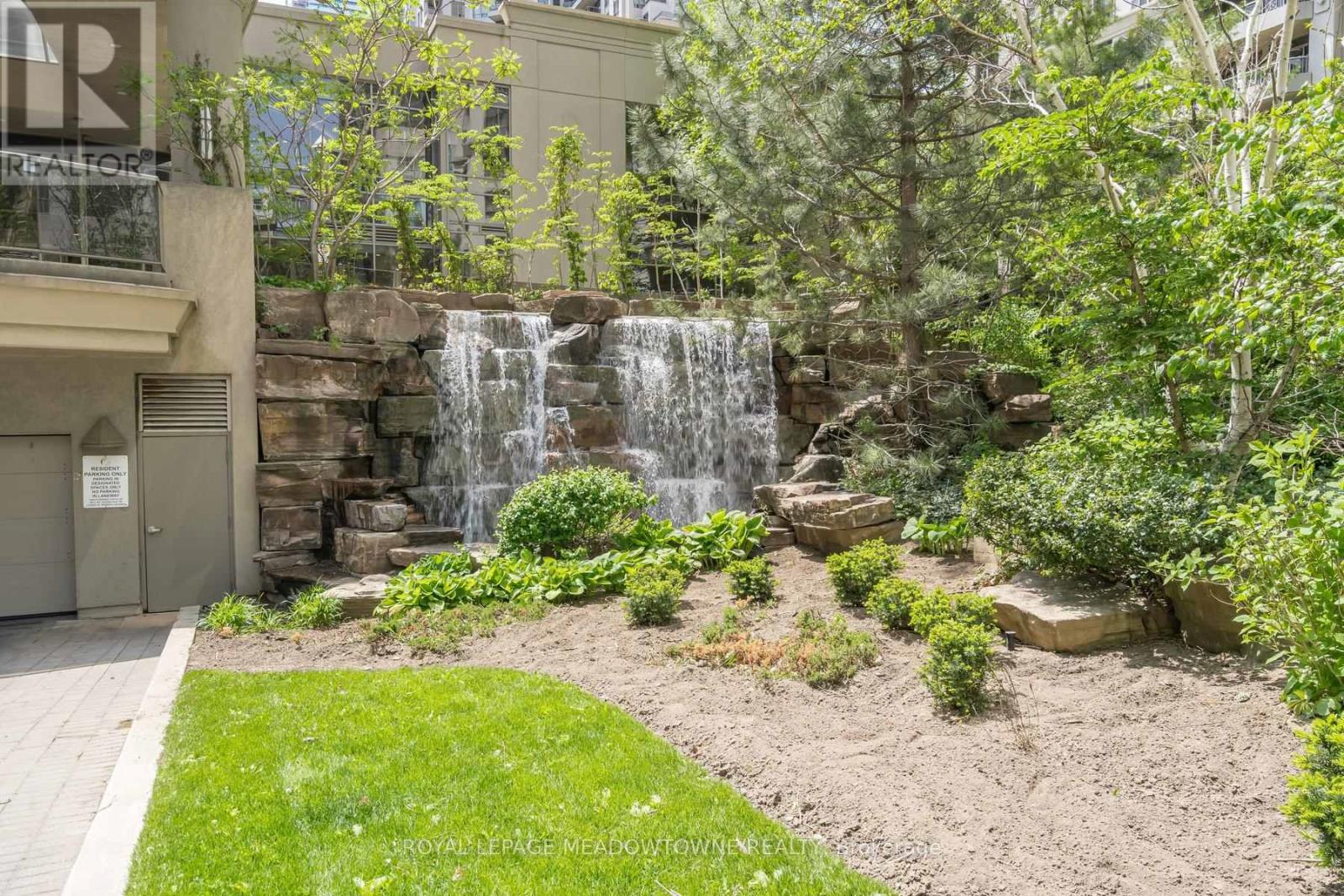 1030 - 3888 Duke Of York Boulevard, Mississauga, Ontario  L5B 4P5 - Photo 4 - W13071370