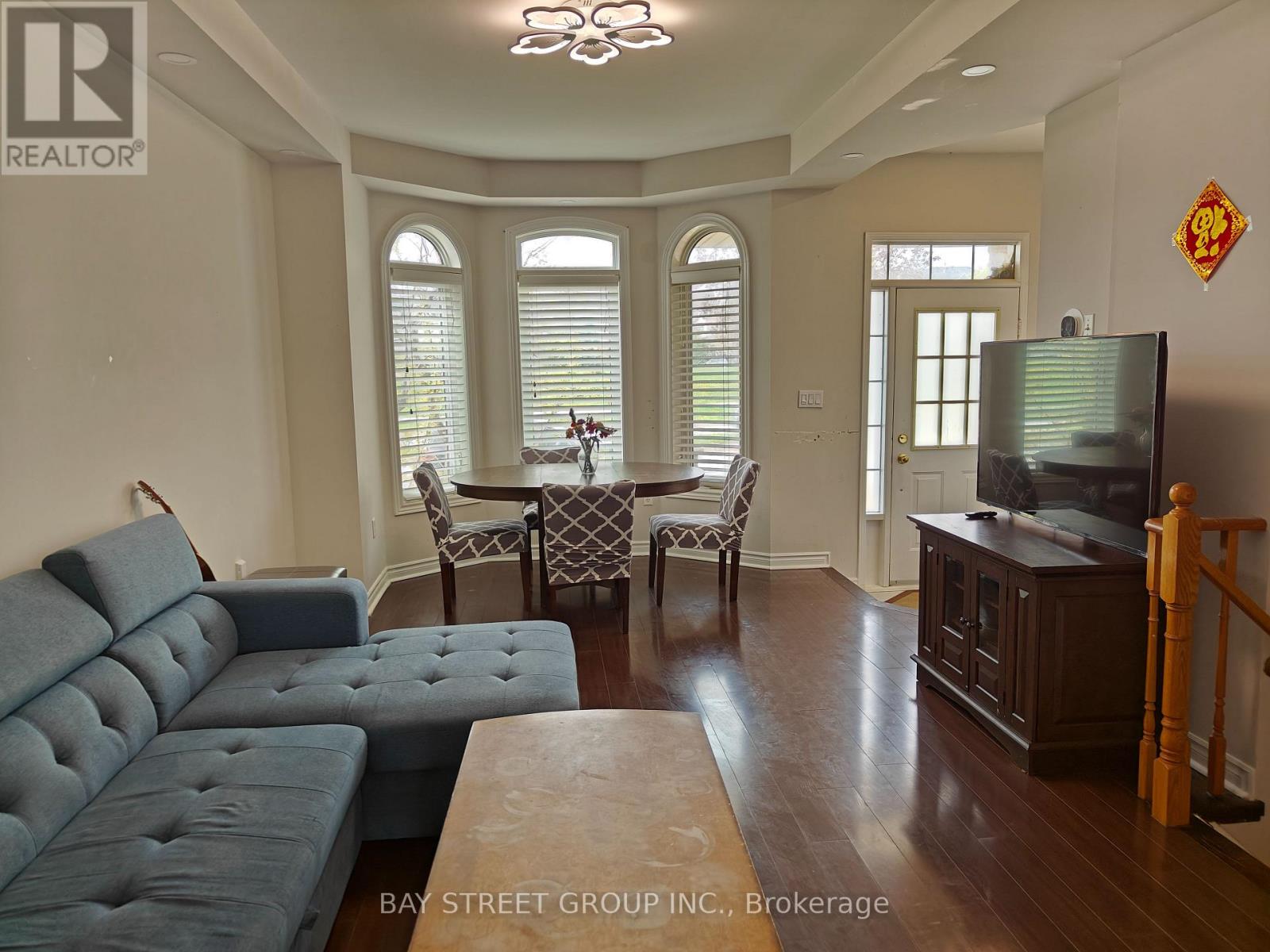 256 Glenashton Drive, Oakville, Ontario  L6H 6H5 - Photo 2 - W13071372