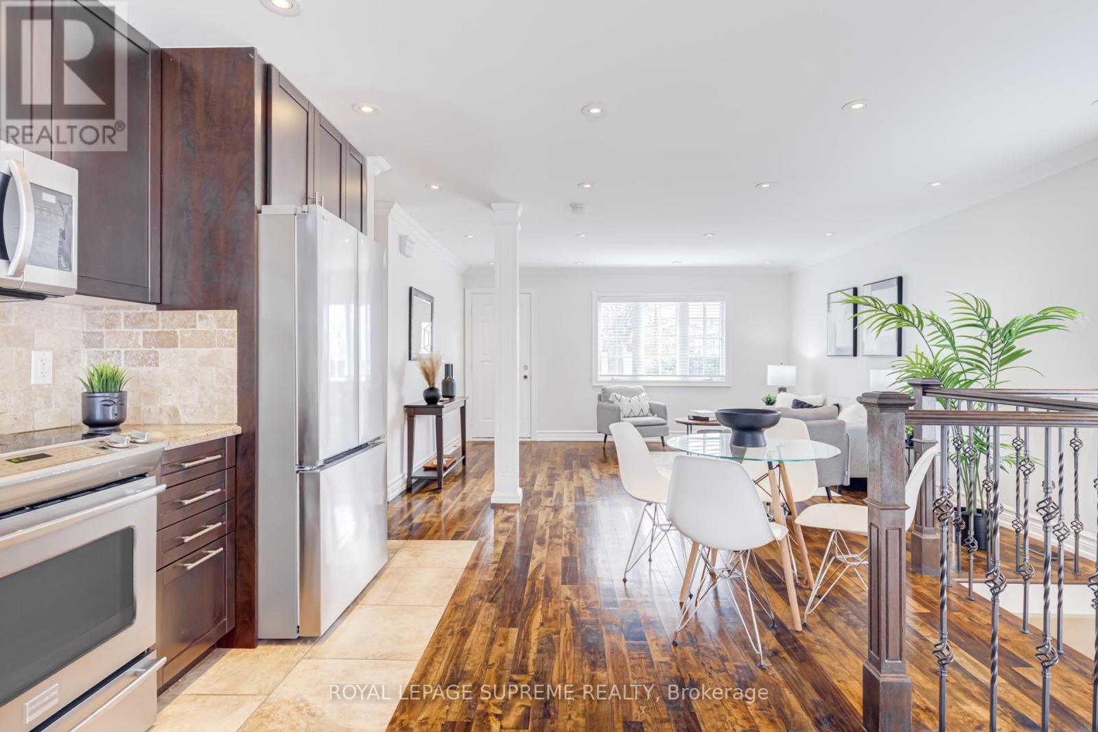 18 Fairweather Road, Toronto, Ontario  M6M 4C7 - Photo 11 - W13071380