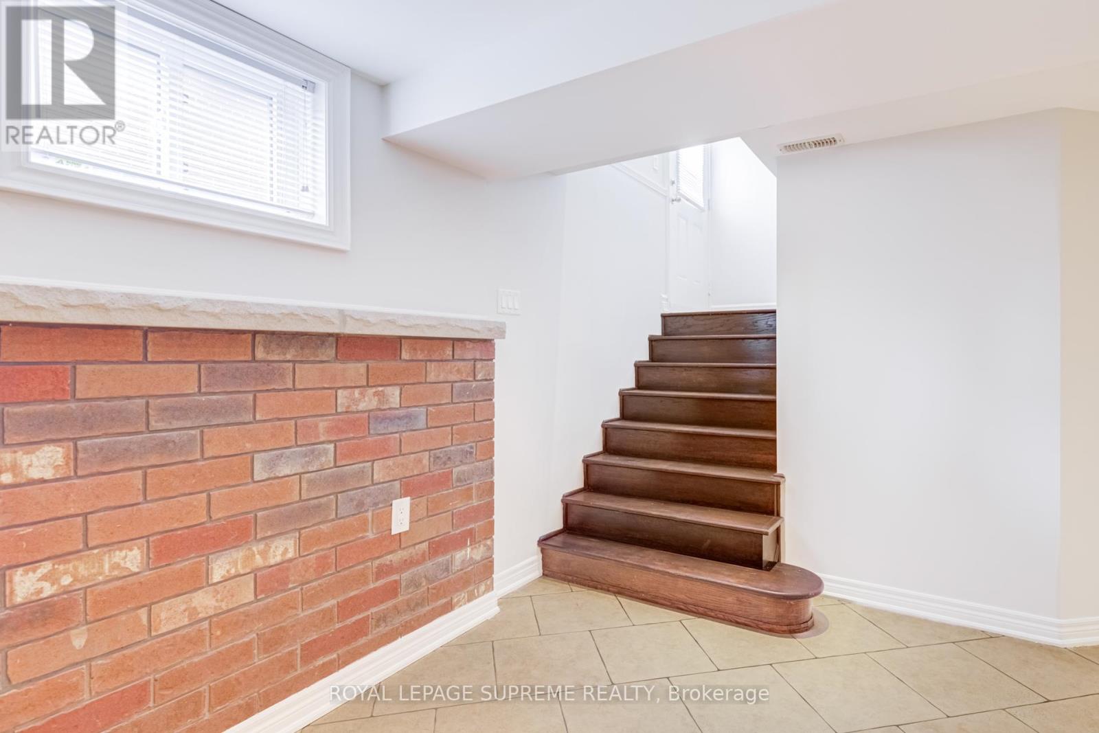 18 Fairweather Road, Toronto, Ontario  M6M 4C7 - Photo 24 - W13071380