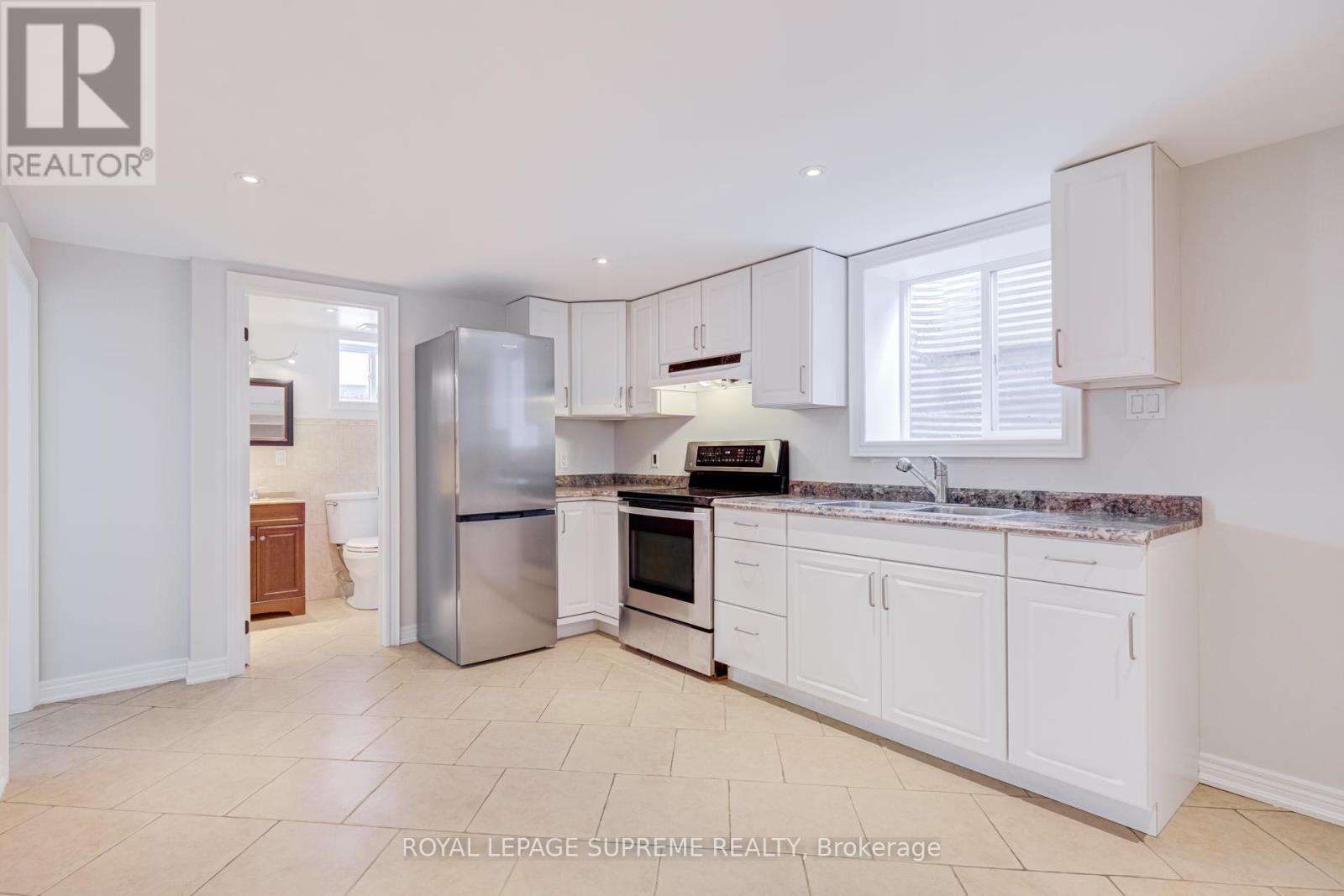 18 Fairweather Road, Toronto, Ontario  M6M 4C7 - Photo 26 - W13071380