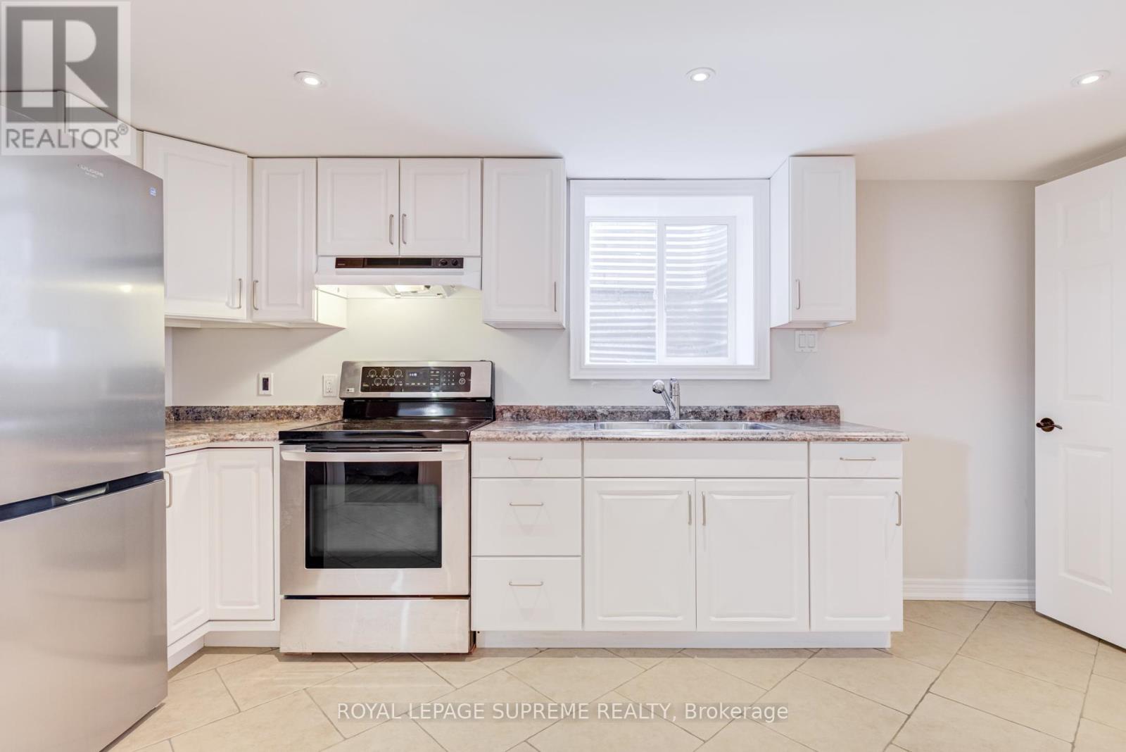 18 Fairweather Road, Toronto, Ontario  M6M 4C7 - Photo 27 - W13071380