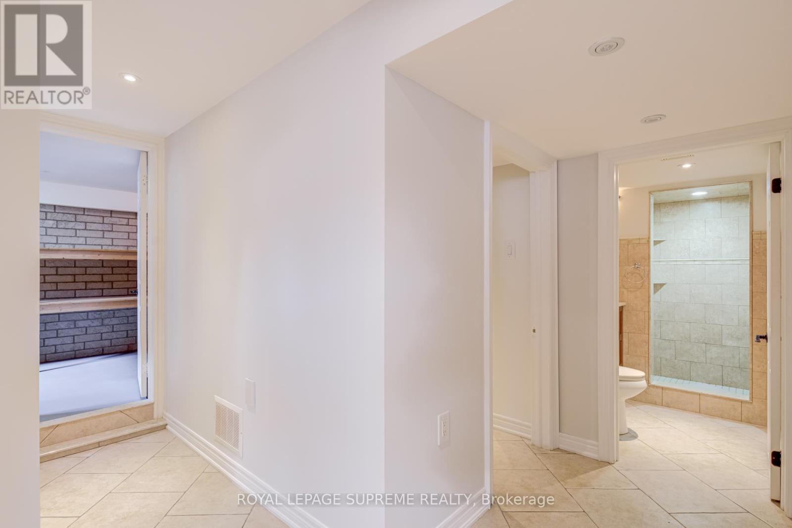 18 Fairweather Road, Toronto, Ontario  M6M 4C7 - Photo 30 - W13071380