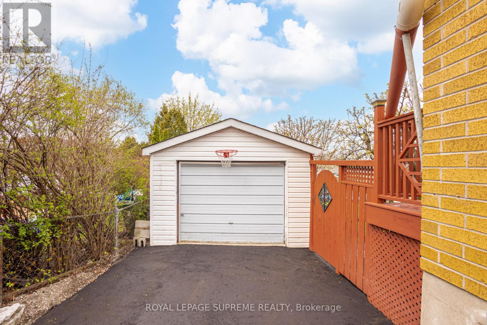 18 Fairweather Road, Toronto, Ontario  M6M 4C7 - Photo 33 - W13071380