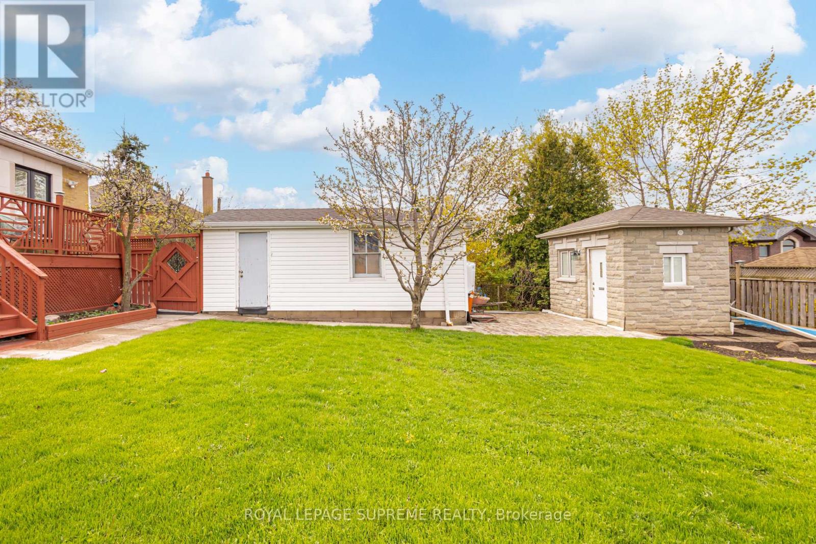 18 Fairweather Road, Toronto, Ontario  M6M 4C7 - Photo 34 - W13071380