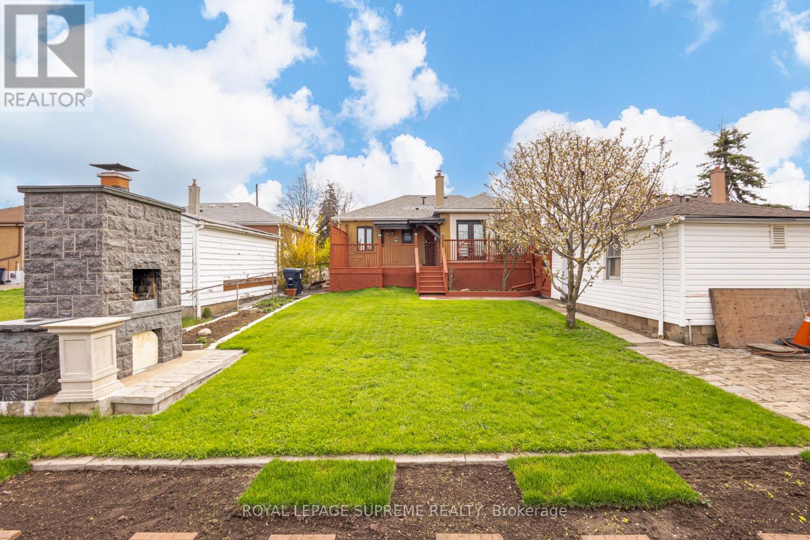 18 Fairweather Road, Toronto, Ontario  M6M 4C7 - Photo 35 - W13071380