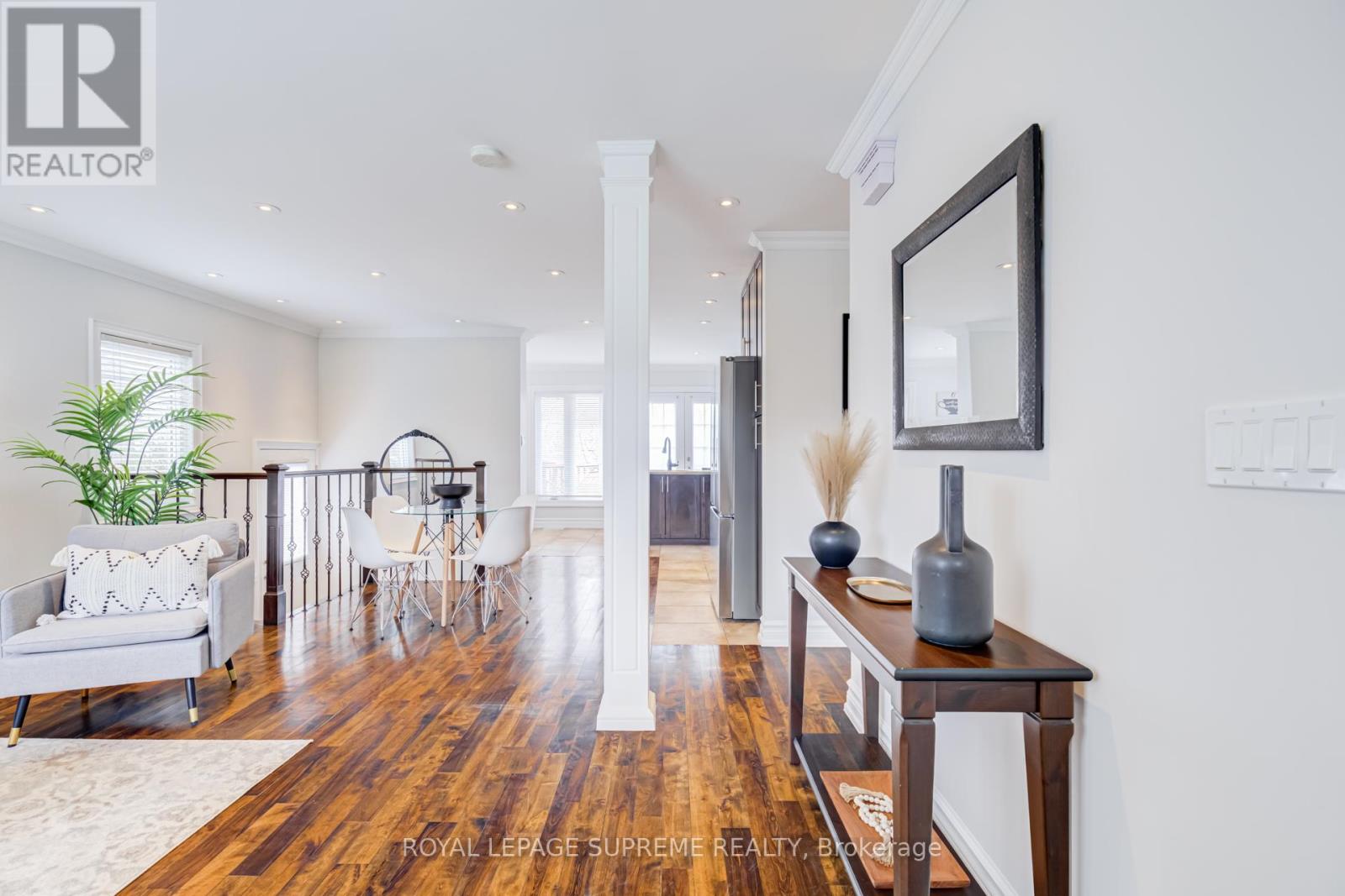 18 Fairweather Road, Toronto, Ontario  M6M 4C7 - Photo 4 - W13071380