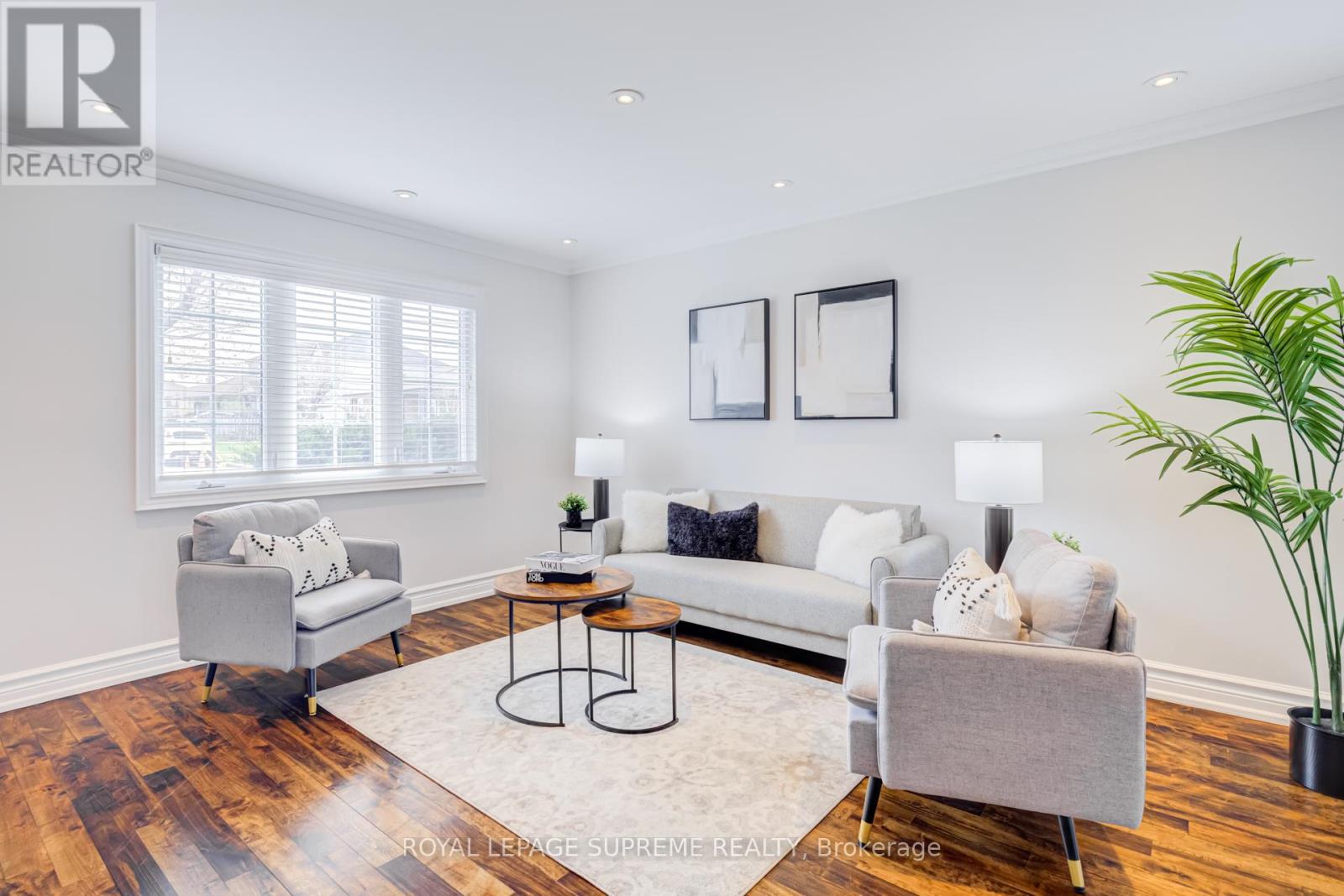 18 Fairweather Road, Toronto, Ontario  M6M 4C7 - Photo 6 - W13071380