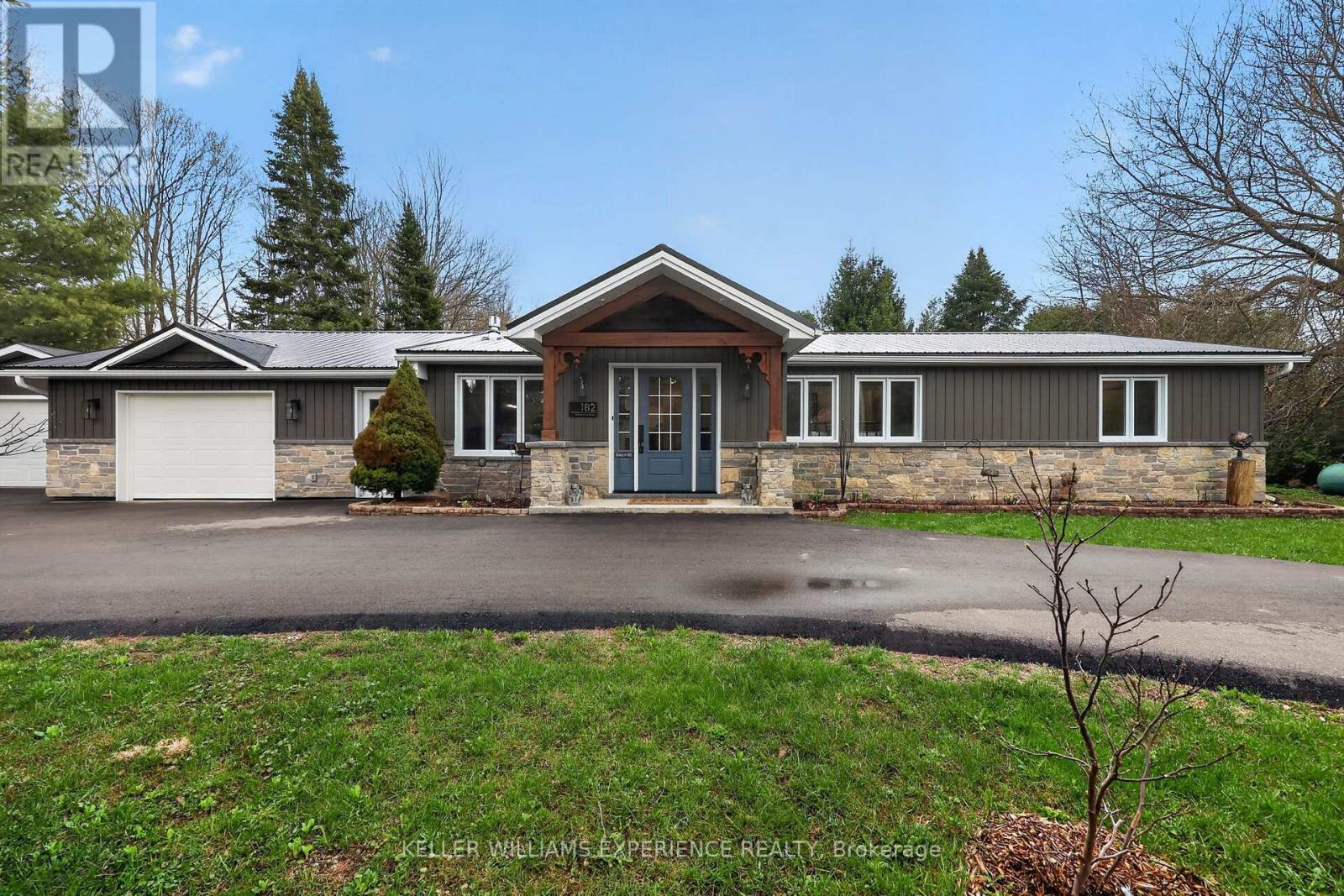 182 CANROBERT STREET, Grey Highlands, Ontario