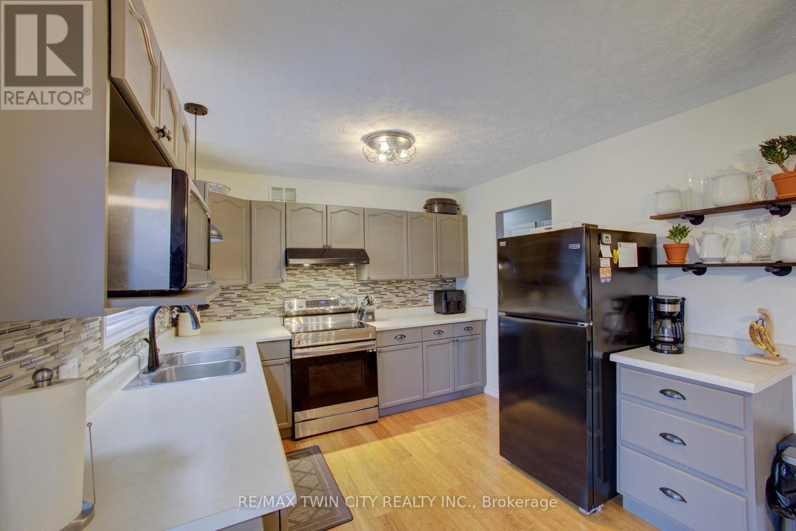 647 Kennard Crescent, Kincardine, Ontario  N2Z 1T4 - Photo 13 - X13071444