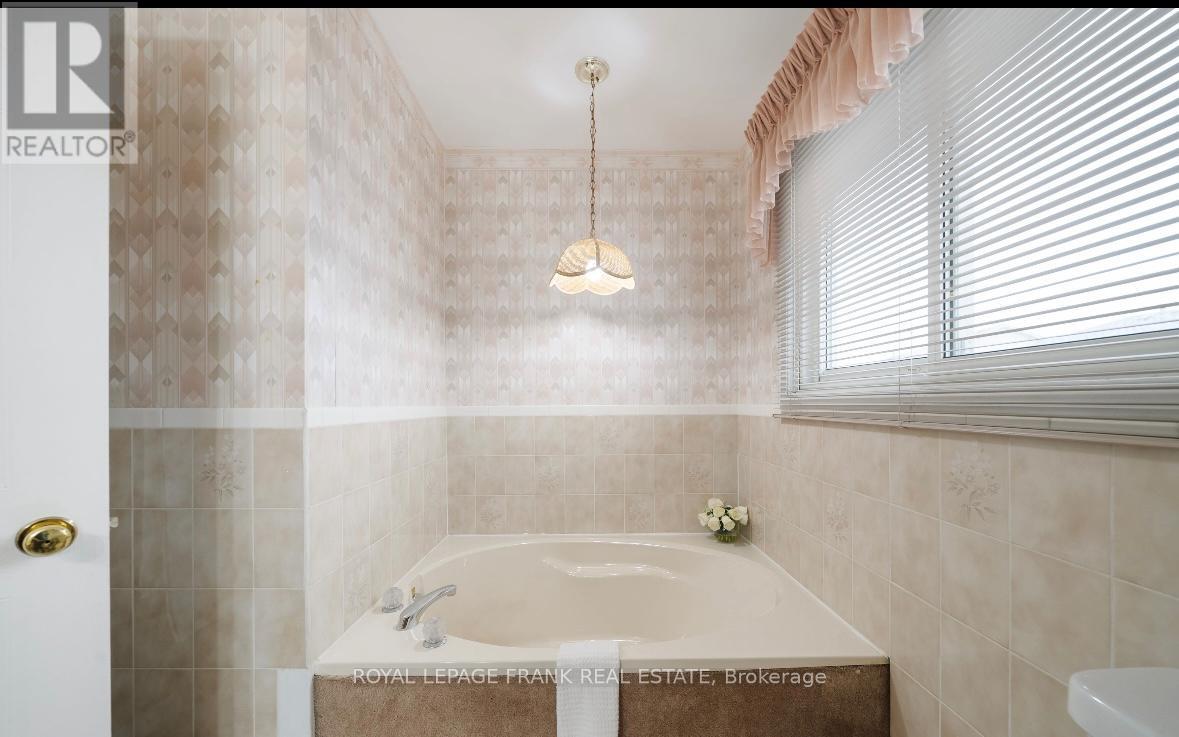 14 Claret Road, Clarington, Ontario  L1E 1V9 - Photo 18 - E13071496