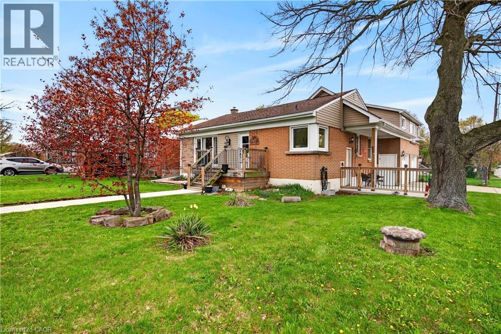 380 East 37th Street, Hamilton, Ontario  L8V 4B8 - Photo 2 - 40824601