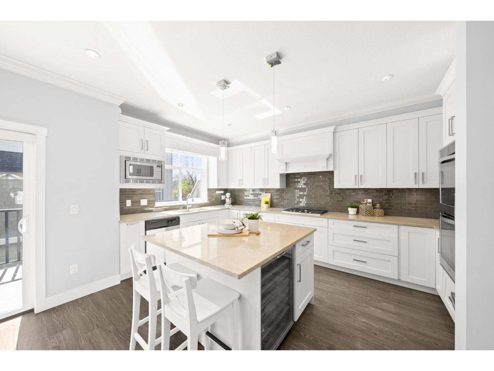 62 6591 195A STREET, Surrey, British Columbia