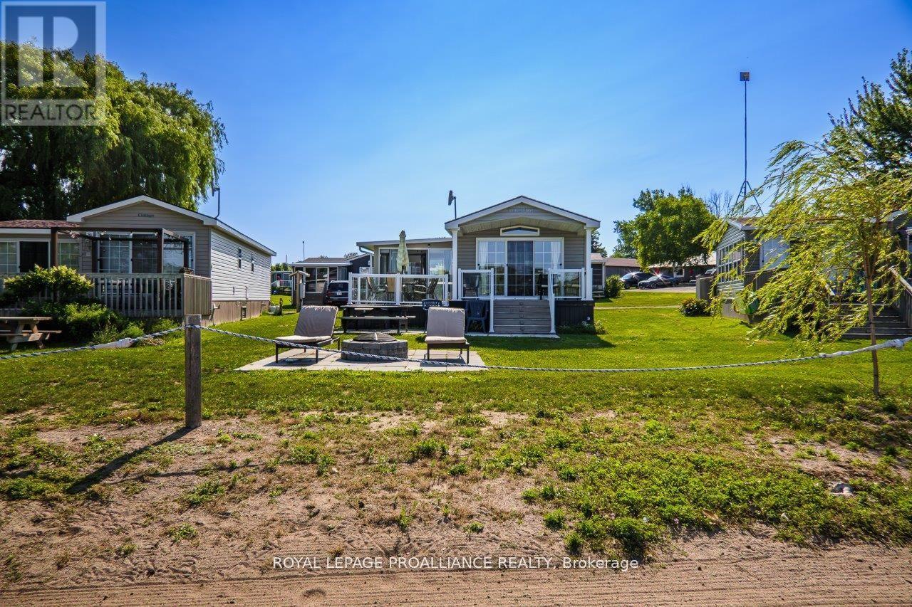 486 Cty Rd 18 - 3 Beachview Lane, Prince Edward County, Ontario  K0K 1P0 - Photo 3 - X13071746