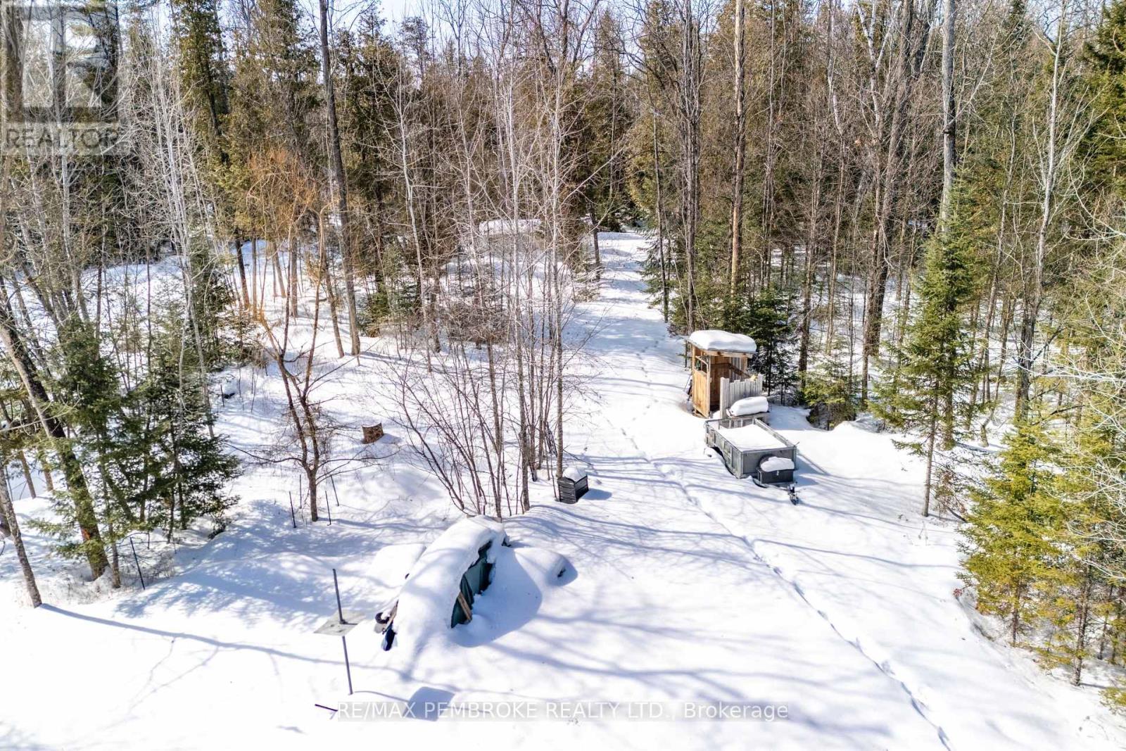 625 Forest Park Road, Laurentian Valley, Ontario  K8A 6W2 - Photo 36 - X12856154