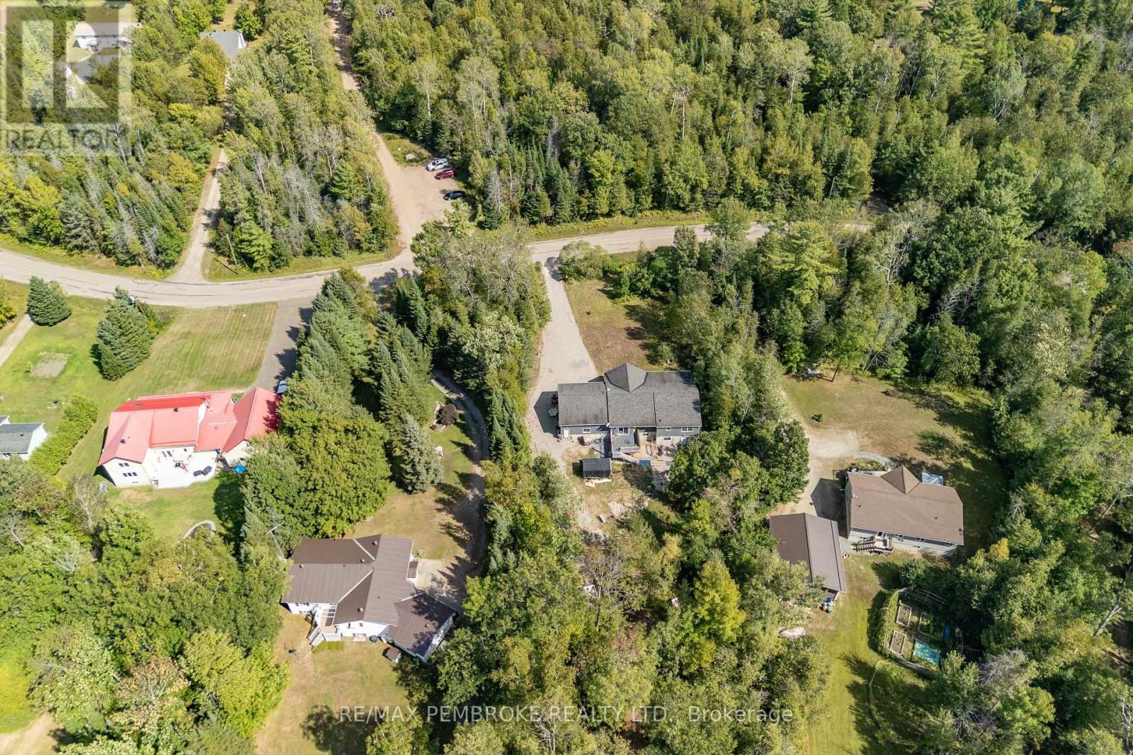 625 Forest Park Road, Laurentian Valley, Ontario  K8A 6W2 - Photo 40 - X12856154