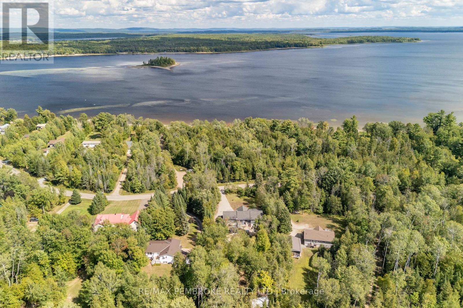 625 Forest Park Road, Laurentian Valley, Ontario  K8A 6W2 - Photo 42 - X12856154